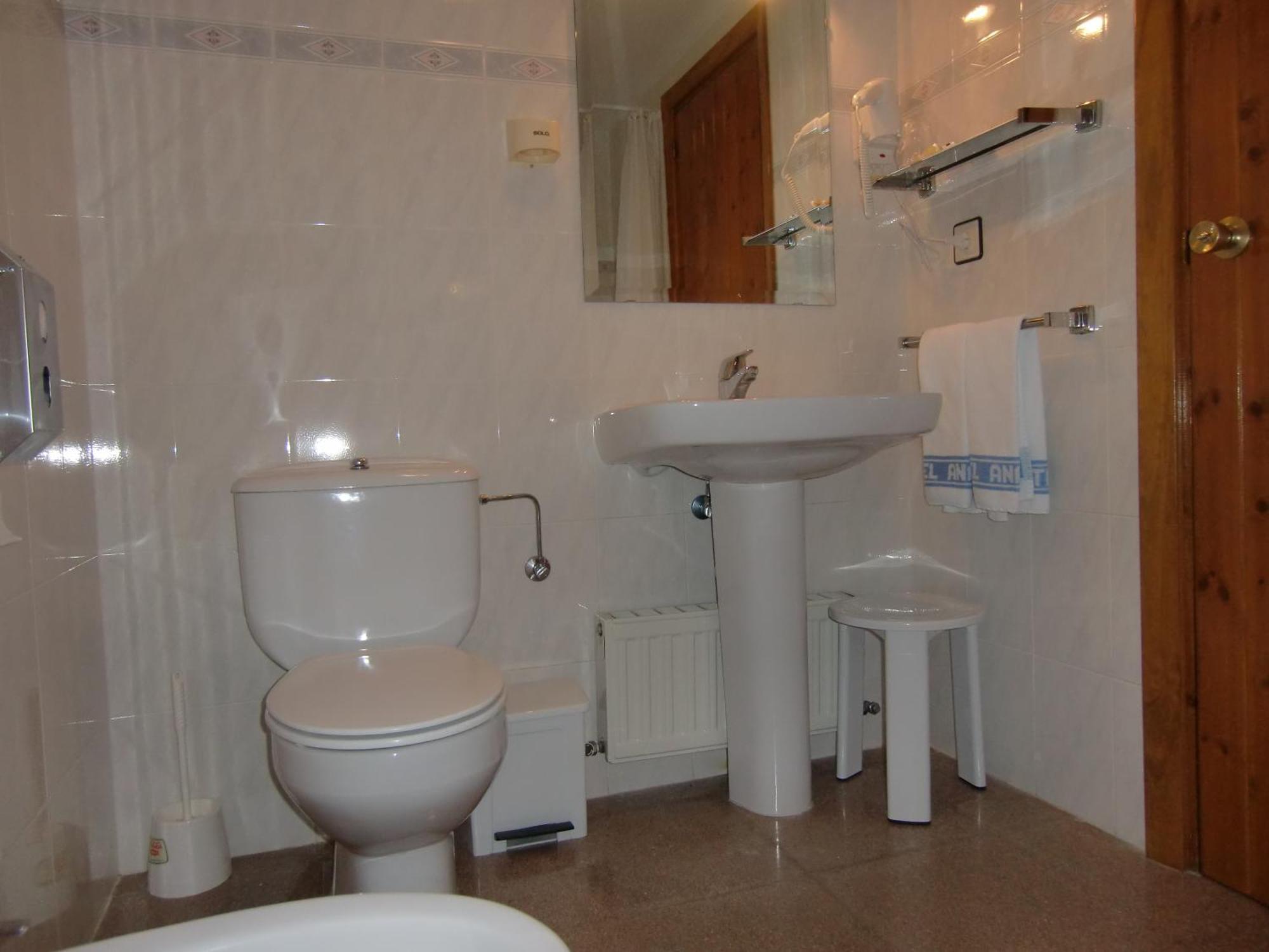 Puente La Reina de Jaca Hotel Anaya מראה חיצוני תמונה