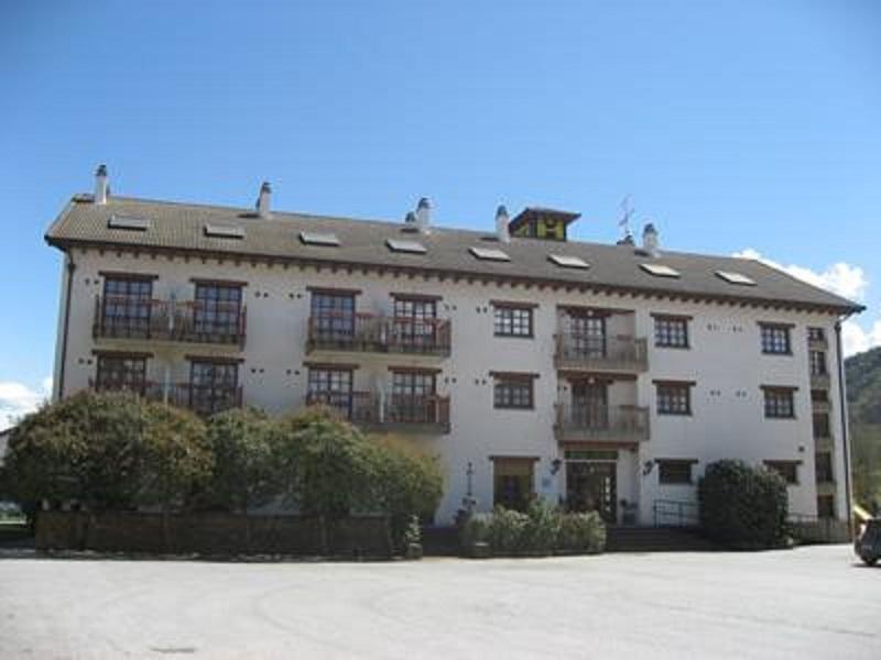Puente La Reina de Jaca Hotel Anaya מראה חיצוני תמונה