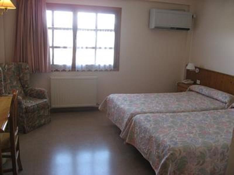 Puente La Reina de Jaca Hotel Anaya מראה חיצוני תמונה