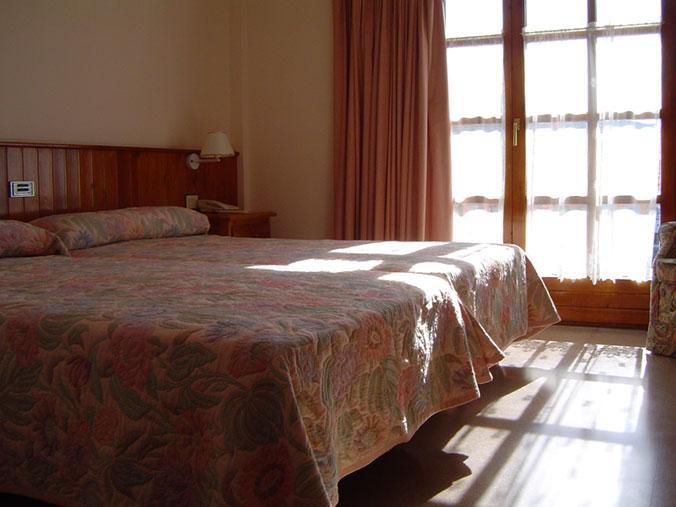 Puente La Reina de Jaca Hotel Anaya חדר תמונה